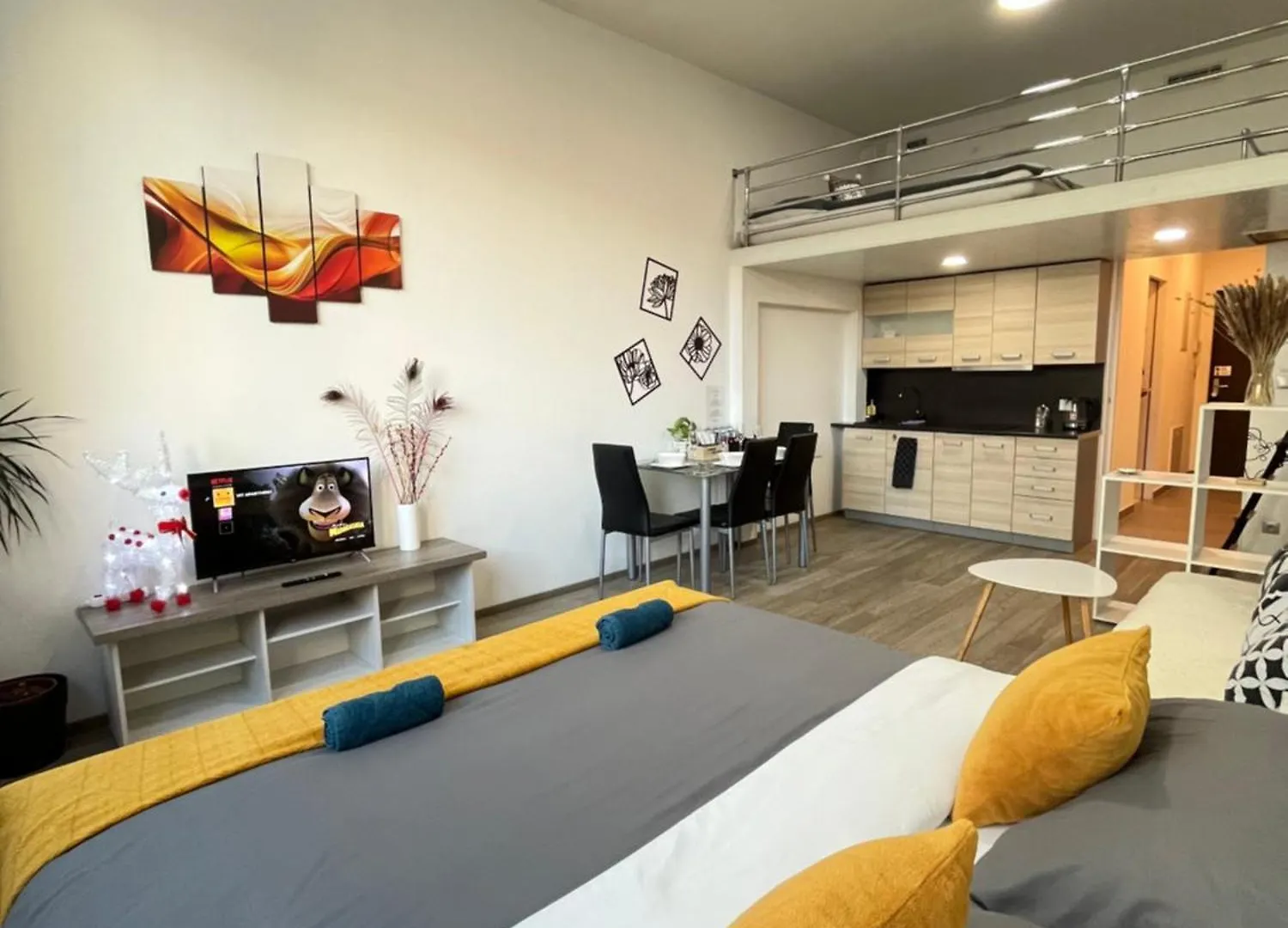 Vit Apartment - Free Parking - O2 Arena Prag 0*,  Tjeckien